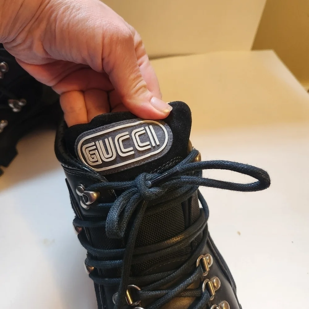 Gucci Flashtrek sneakers size 8 in EUC